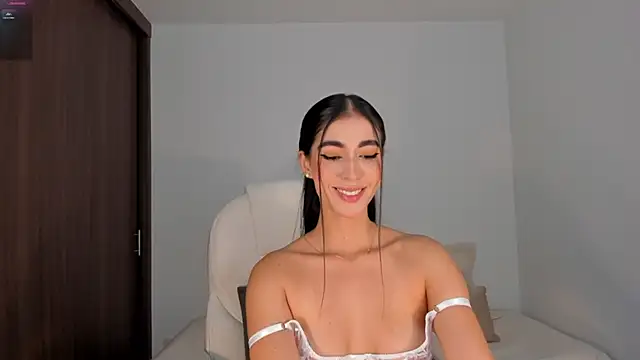 Snapshot of RebeccaBaxter chatting on January 30, 2025, 1:44 am RebeccaBaxter online show from January 30, 2025, 1:44 am