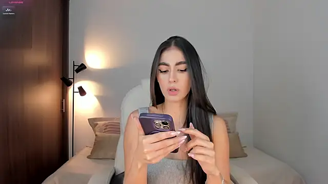 Snapshot of RebeccaBaxter chatting on October 8, 2025, 1:47 am RebeccaBaxter online show from October 8, 2025, 1:47 am