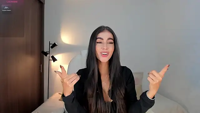 Snapshot of RebeccaBaxter chatting on November 12, 2025, 1:17 am RebeccaBaxter online show from November 12, 2025, 1:17 am