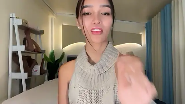  caroline69 online show from November 13, 2025, 1:26 am