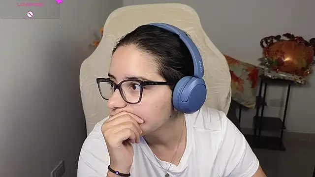 blue  moon  online show from November 30, 2025, 6:28 am