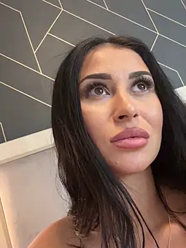 EmyLaveau online show from February 21, 2025, 12:17 pm