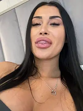 EmyLaveau online show from February 25, 2025, 3:38 pm