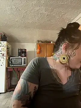 evacheers online show from December 23, 2025, 10:24 am