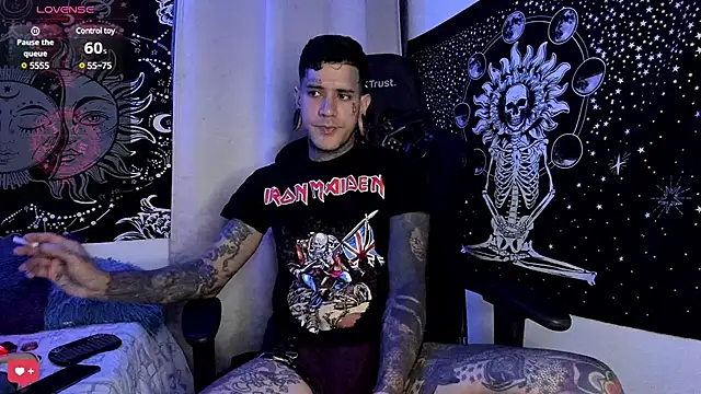 Snapshot of josh__ackerman chatting on January 25, 2025, 1:32 am josh ackerman online show from January 25, 2025, 1:32 am