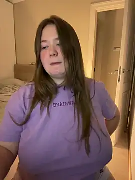 Snapshot of remirann_ chatting on December 10, 2024, 3:33 pm remirann  online show from December 10, 2024, 3:33 pm