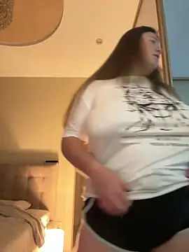 Snapshot of remirann_ chatting on December 24, 2024, 4:40 pm remirann  online show from December 24, 2024, 4:40 pm