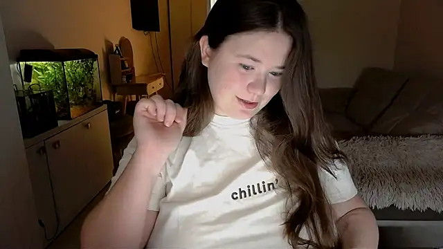 Snapshot of remirann_ chatting on March 2, 2025, 7:43 am remirann  online show from March 2, 2025, 7:43 am