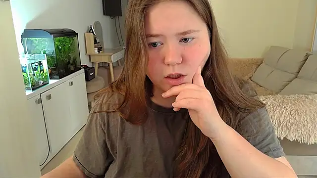 Snapshot of remirann_ chatting on March 5, 2025, 7:27 am remirann  online show from March 5, 2025, 7:27 am