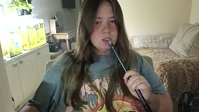 Snapshot of remirann_ chatting on September 20, 2025, 5:25 pm remirann  online show from September 20, 2025, 5:25 pm