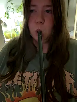 Snapshot of remirann_ chatting on September 22, 2025, 5:04 pm remirann  online show from September 22, 2025, 5:04 pm