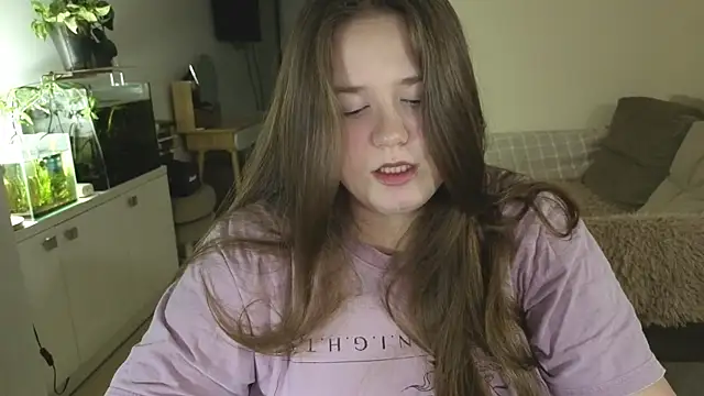 remirann  online show from November 20, 2025, 3:23 pm