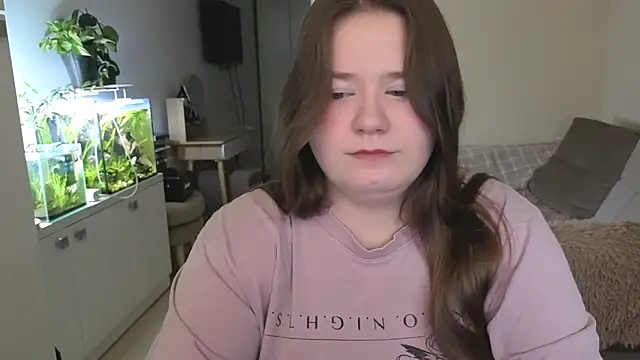 remirann  online show from November 27, 2025, 9:44 am