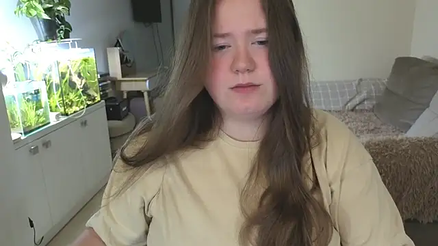 remirann  online show from November 29, 2025, 10:07 am