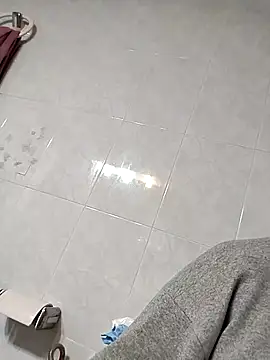 juandi21cm online show from February 23, 2025, 6:28 am