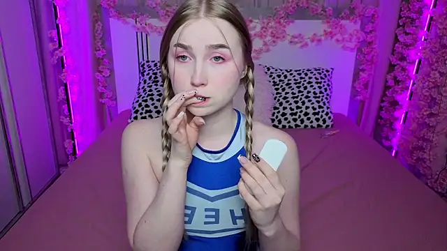 LilyStarlight online show from May 10, 2026, 3:12 am