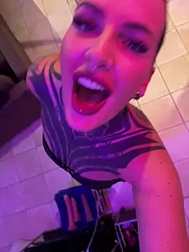 InkedBiitch online show from November 7, 2025, 3:56 pm