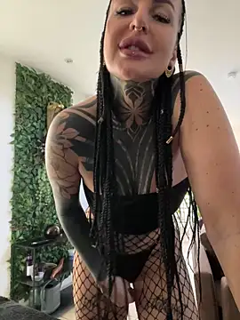 InkedBiitch online show from March 18, 2026, 7:33 am