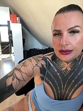 InkedBiitch online show from April 7, 2026, 6:03 am