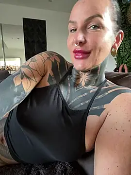 InkedBiitch online show from June 3, 2026, 4:37 am