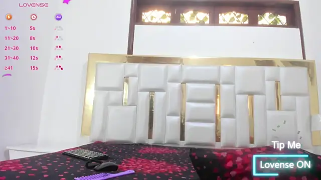 Snapshot of Kylieandjhonny chatting on December 18, 2024, 7:19 pm Kylieandjhonny online show from December 18, 2024, 7:19 pm