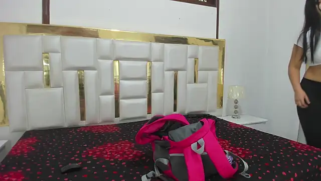 Snapshot of Kylieandjhonny chatting on January 24, 2025, 9:15 pm Kylieandjhonny online show from January 24, 2025, 9:15 pm