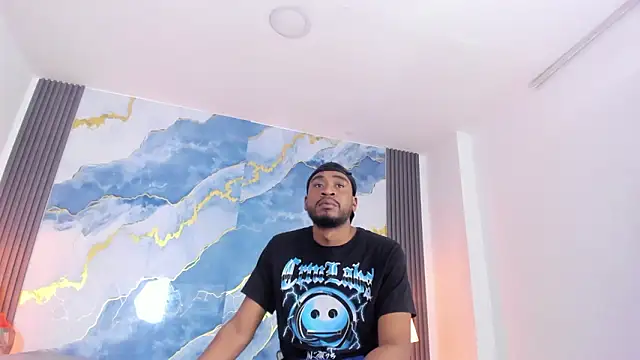 Kylieandjhonny online show from February 19, 2026, 7:32 pm