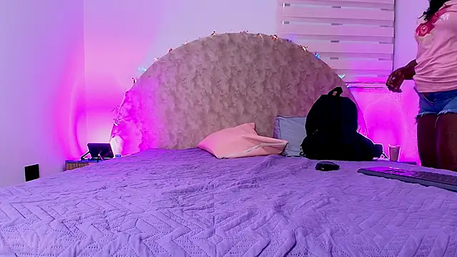  ebony-queen  online show from November 29, 2025, 11:57 am