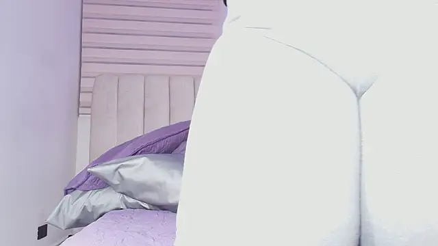  ebony-queen  online show from February 18, 2026, 3:02 am