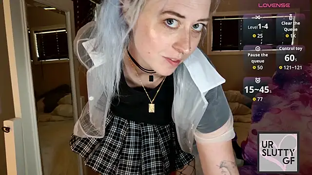 ursluttygf online show from June 26, 2026, 5:06 pm