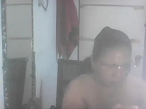 hotwet mama4uxx online show from November 17, 2025, 2:45 pm