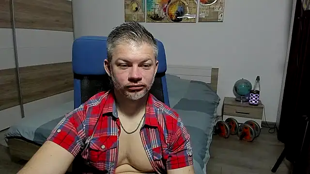 Snapshot of RobbyShawz chatting on March 16, 2026, 5:44 am RobbyShawz online show from March 16, 2026, 5:44 am