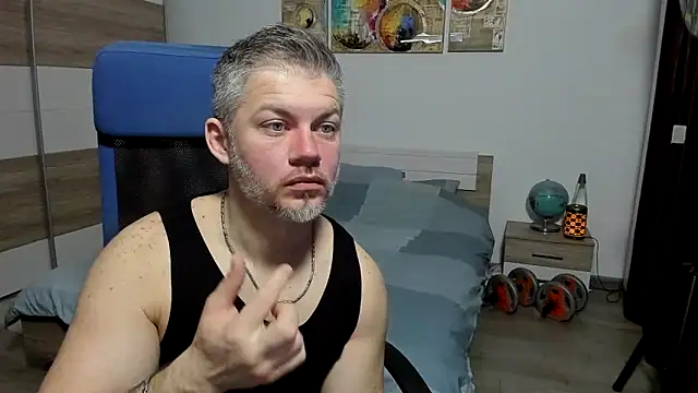 Snapshot of RobbyShawz chatting on March 18, 2026, 5:32 am RobbyShawz online show from March 18, 2026, 5:32 am