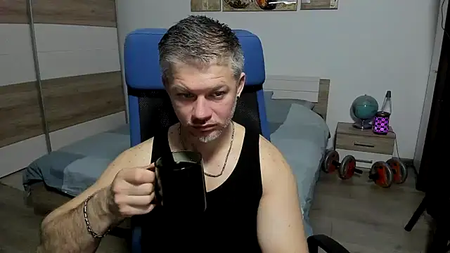 Snapshot of RobbyShawz chatting on April 1, 2026, 4:57 am RobbyShawz online show from April 1, 2026, 4:57 am