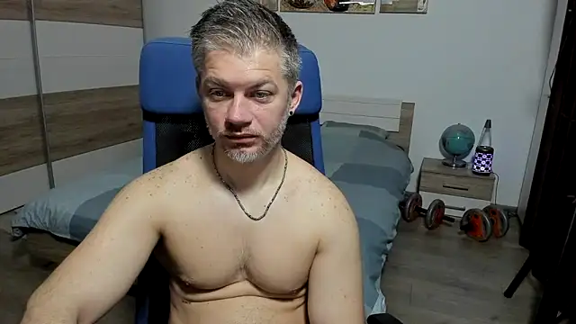 Snapshot of RobbyShawz chatting on April 6, 2026, 4:21 am RobbyShawz online show from April 6, 2026, 4:21 am