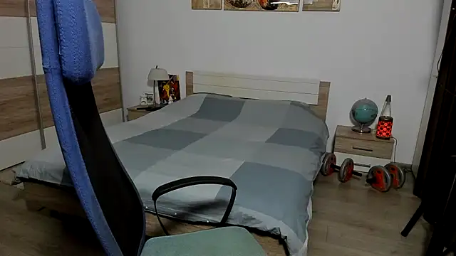 Snapshot of RobbyShawz chatting on April 7, 2026, 4:02 am RobbyShawz online show from April 7, 2026, 4:02 am