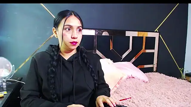 Snapshot of Lorena__ chatting on February 19, 2025, 12:03 am Lorena online show from February 19, 2025, 12:03 am