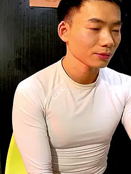 Snapshot of asiahot_liam chatting on February 7, 2025, 3:30 pm asiahot liam online show from February 7, 2025, 3:30 pm