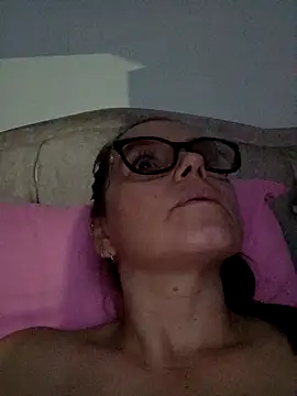 Snapshot of MariaPau_83 chatting on October 28, 2025, 1:53 am MariaPau 83 online show from October 28, 2025, 1:53 am