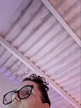 Snapshot of MariaPau_83 chatting on November 12, 2025, 5:02 pm MariaPau 83 online show from November 12, 2025, 5:02 pm