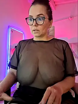 Snapshot of MariaPau_83 chatting on April 9, 2026, 7:30 pm MariaPau 83 online show from April 9, 2026, 7:30 pm