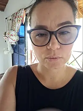 Snapshot of MariaPau_83 chatting on April 30, 2026, 5:30 pm MariaPau 83 online show from April 30, 2026, 5:30 pm