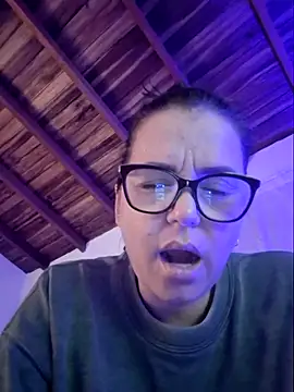 Snapshot of MariaPau_83 chatting on May 9, 2026, 1:44 am MariaPau 83 online show from May 9, 2026, 1:44 am