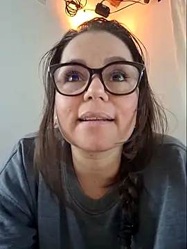 Snapshot of MariaPau_83 chatting on May 11, 2026, 2:45 pm MariaPau 83 online show from May 11, 2026, 2:45 pm