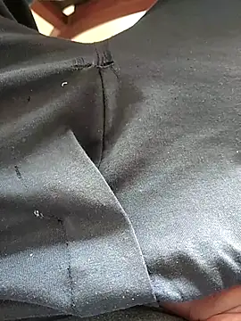 Snapshot of encantajpdo chatting on October 6, 2025, 6:27 pm encantajpdo online show from October 6, 2025, 6:27 pm