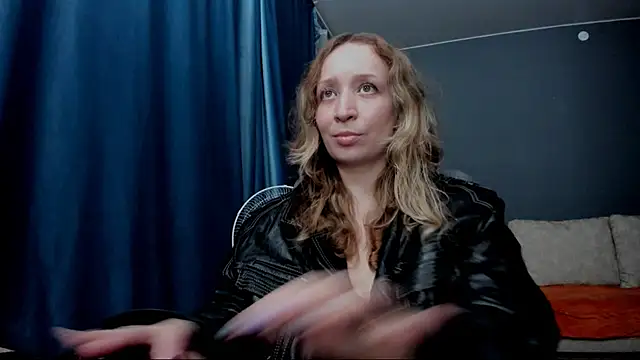 Snapshot of Eva_Rikchter chatting on July 25, 2026, 9:23 pm Eva Rikchter online show from July 25, 2026, 9:23 pm