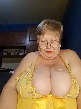 Snapshot of Lena_Gaby chatting on December 2, 2025, 8:26 pm Lena Gaby online show from December 2, 2025, 8:26 pm