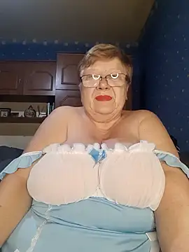 Snapshot of Lena_Gaby chatting on December 5, 2025, 7:10 pm Lena Gaby online show from December 5, 2025, 7:10 pm