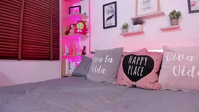 Nata Villalobos online show from February 8, 2026, 1:53 am