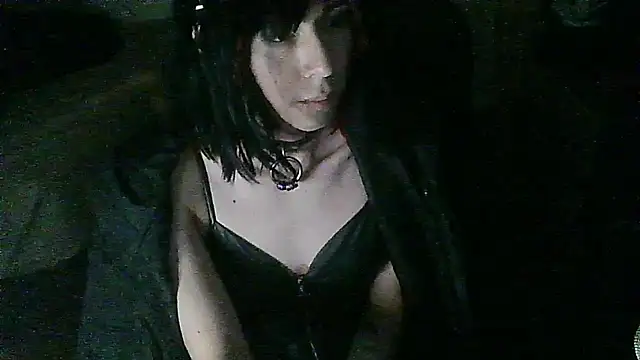 crystalxh online show from October 10, 2025, 8:30 pm